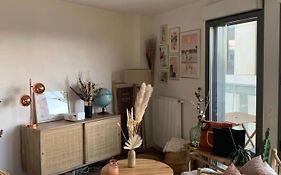 Nice 64 M With Balcony Near The Train Station